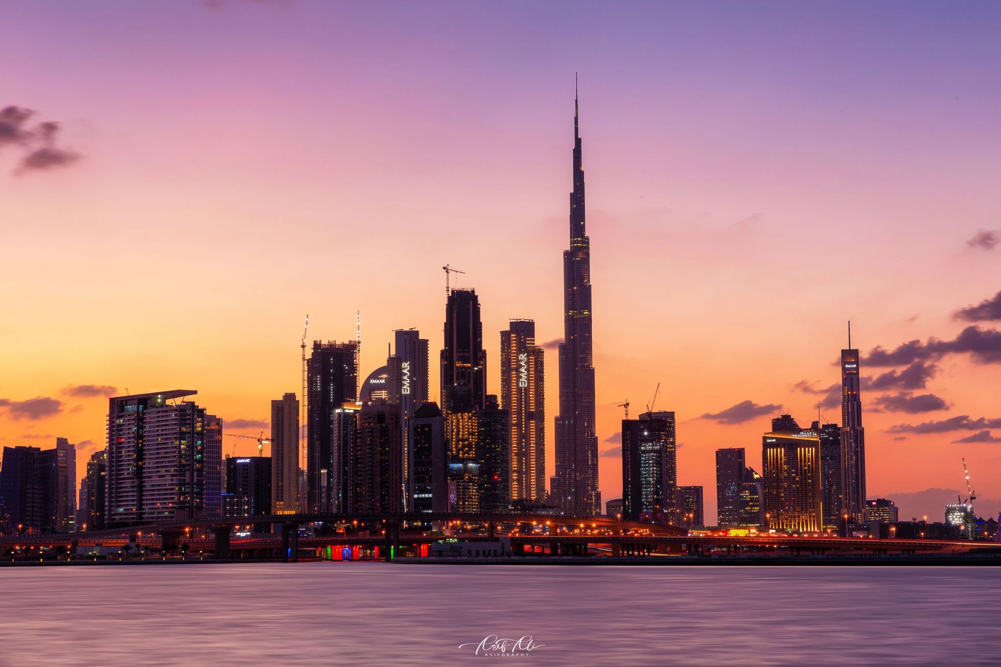 Dubai real estate investment 2025 skyline