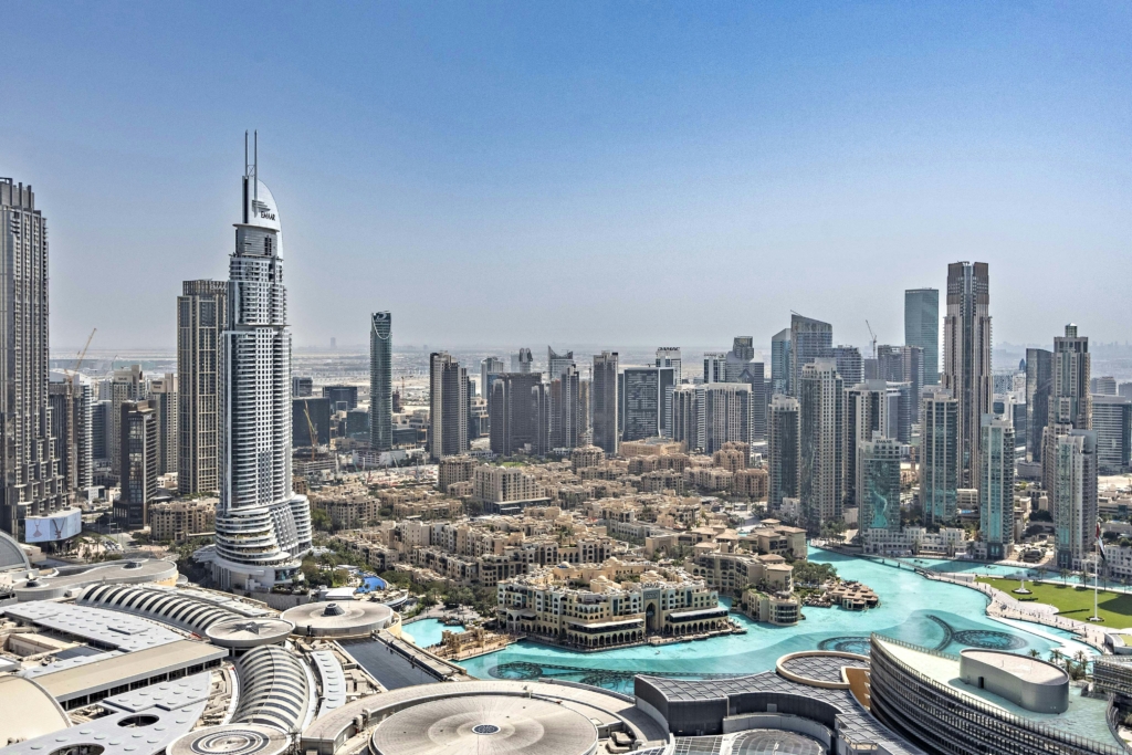 Top reasons to invest in Dubai real estate 2025